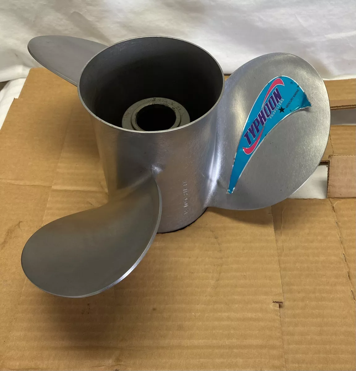 NOS Mercury Typhoon Silverado 13 3 4 x 21P RH Stainless Steel Propeller 95