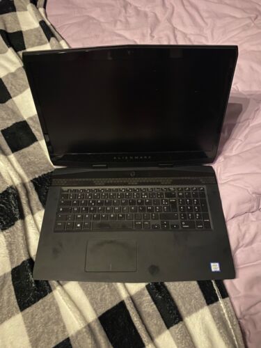 dell alienware m17 - Photo 1/4