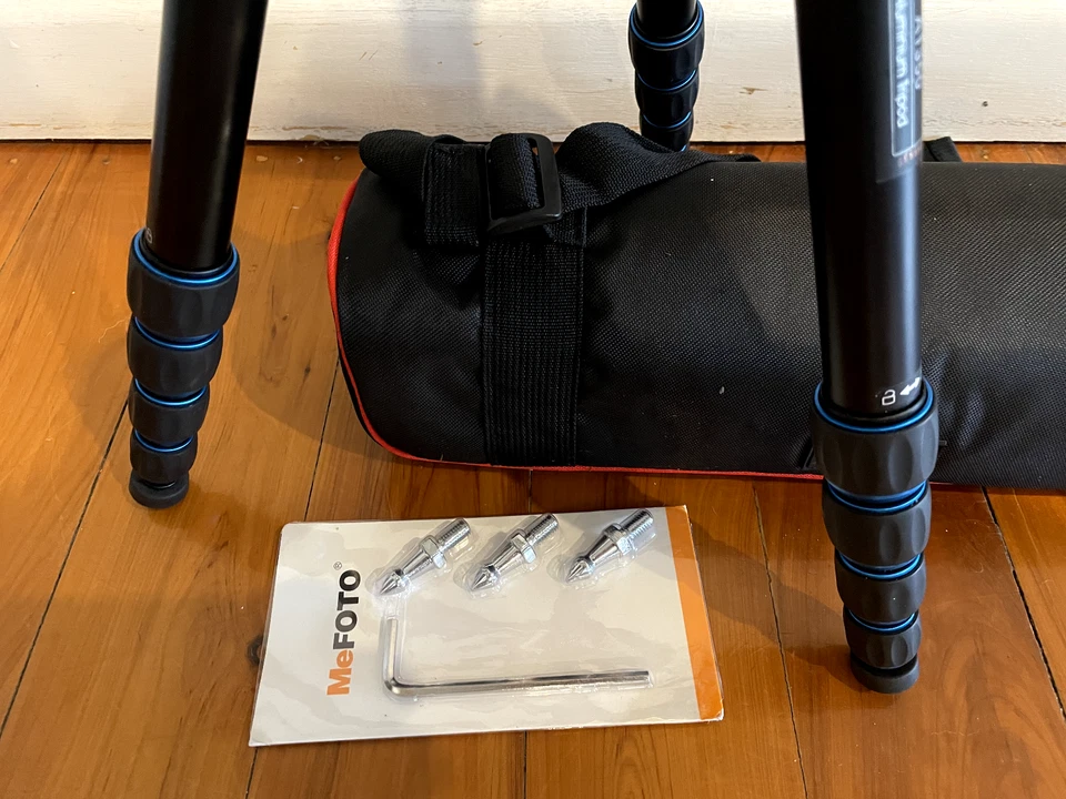 Mefoto A1350 Aluminium tripod , as new . - image 2 of 4
