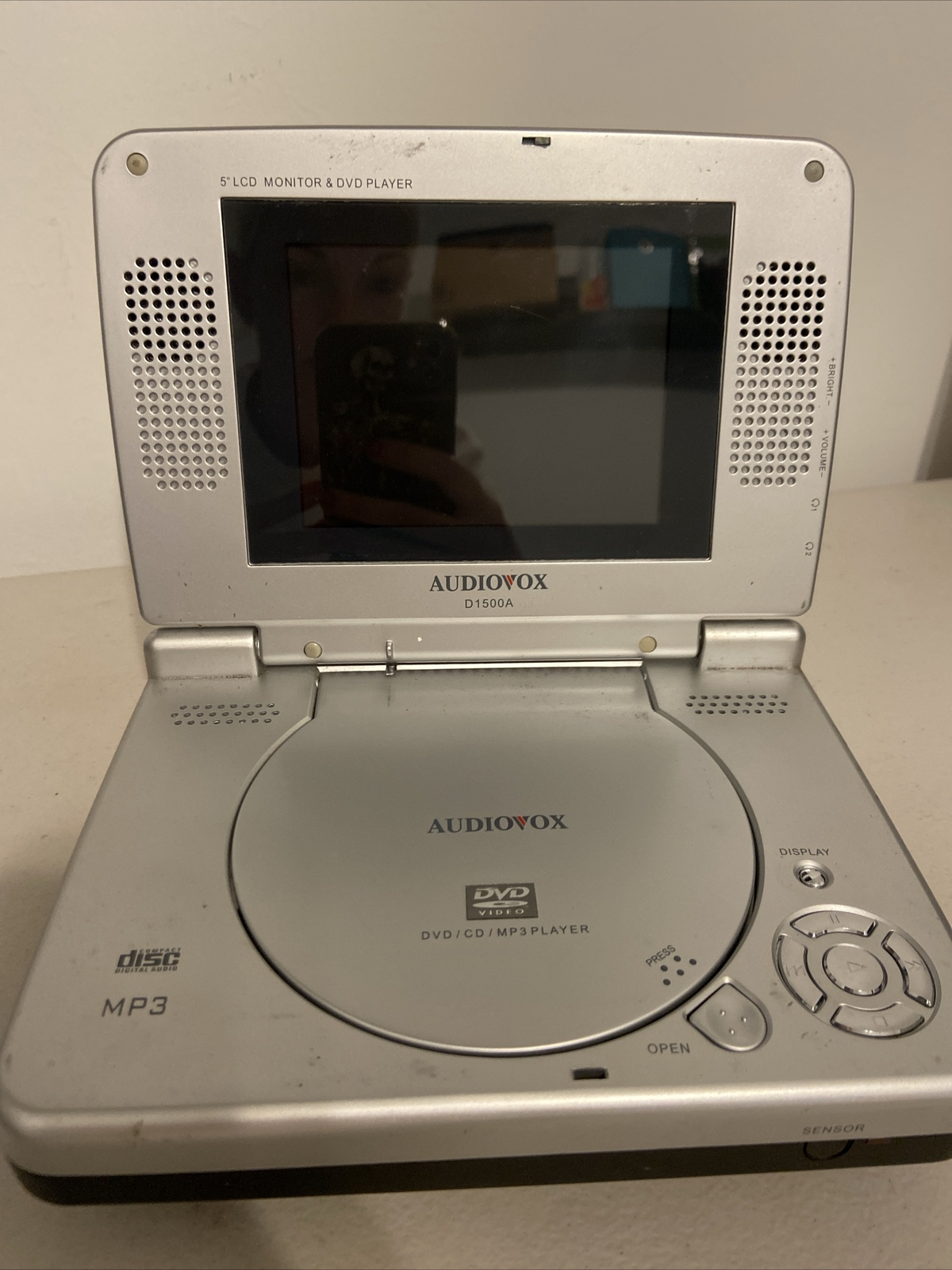 AUDIOVOX D1500A PORTABLE DVD PLAYER SILVER untested eBay