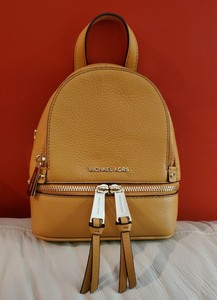 michael kors rhea zip xs backpack