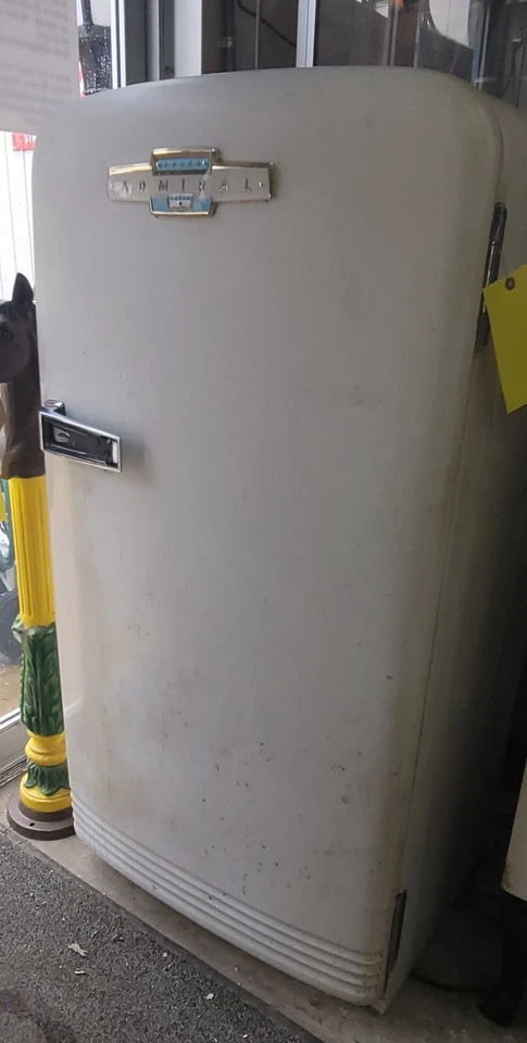 Винтажный холодильник Admiral 56 дюймов T x 28 дюймов W x 24 дюйма D GS00516 - Изображение 2 из 4