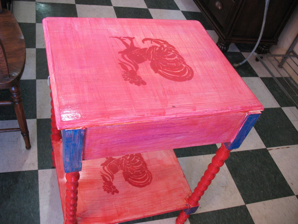 SOPORTE DE COCINA MESA LATERAL con GALLOS PINTADOS  Foto 2 de 4