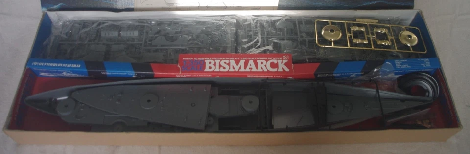 maquette BISMARCK échelle 1/350 ACADEMY - Photo 2/4
