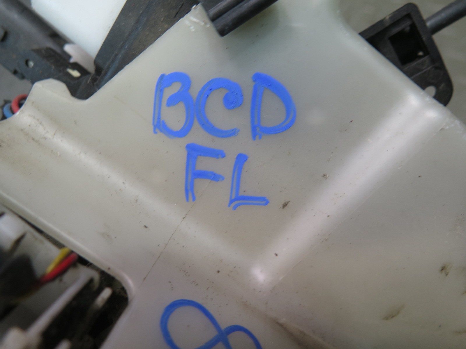 2006-2012 BENTLEY CONTINENTAL FLYING SPUR FRONT LEFT DOOR LOCK LATCH ACTUATOR