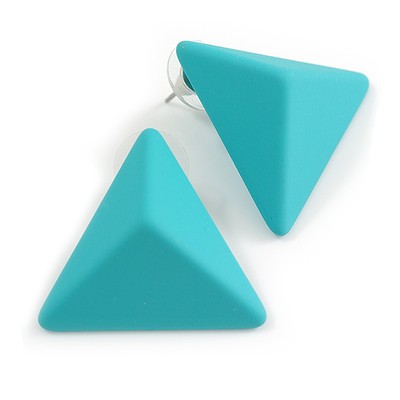 Matte mintgrüne Acryl-Ohrstecker in Pyramidenform - 30 mm breit