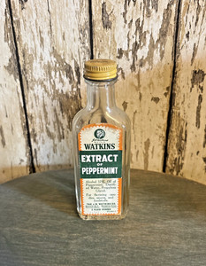 Vintage J.R. WATKINS Extract of Peppermint 1 Fl. Oz Glass Bottle w/Paper Label