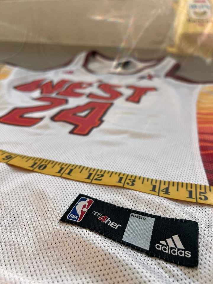 Camiseta Adidas Nba West All Star Phoenix 2009 Kobe Bryant #24 Laker |Tamanho: Pequena - Imagem 2 de 4