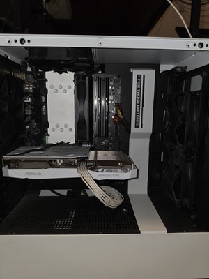 White NZXT Case/ Gaming Desktop Tower Ryzen 5 3600XT 16GB  RX 6600 White/Black