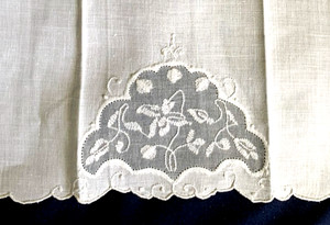 VTG FINGERTIP TOWEL white linen Madeira(?) insert embroidery 17 x 11 NWOT