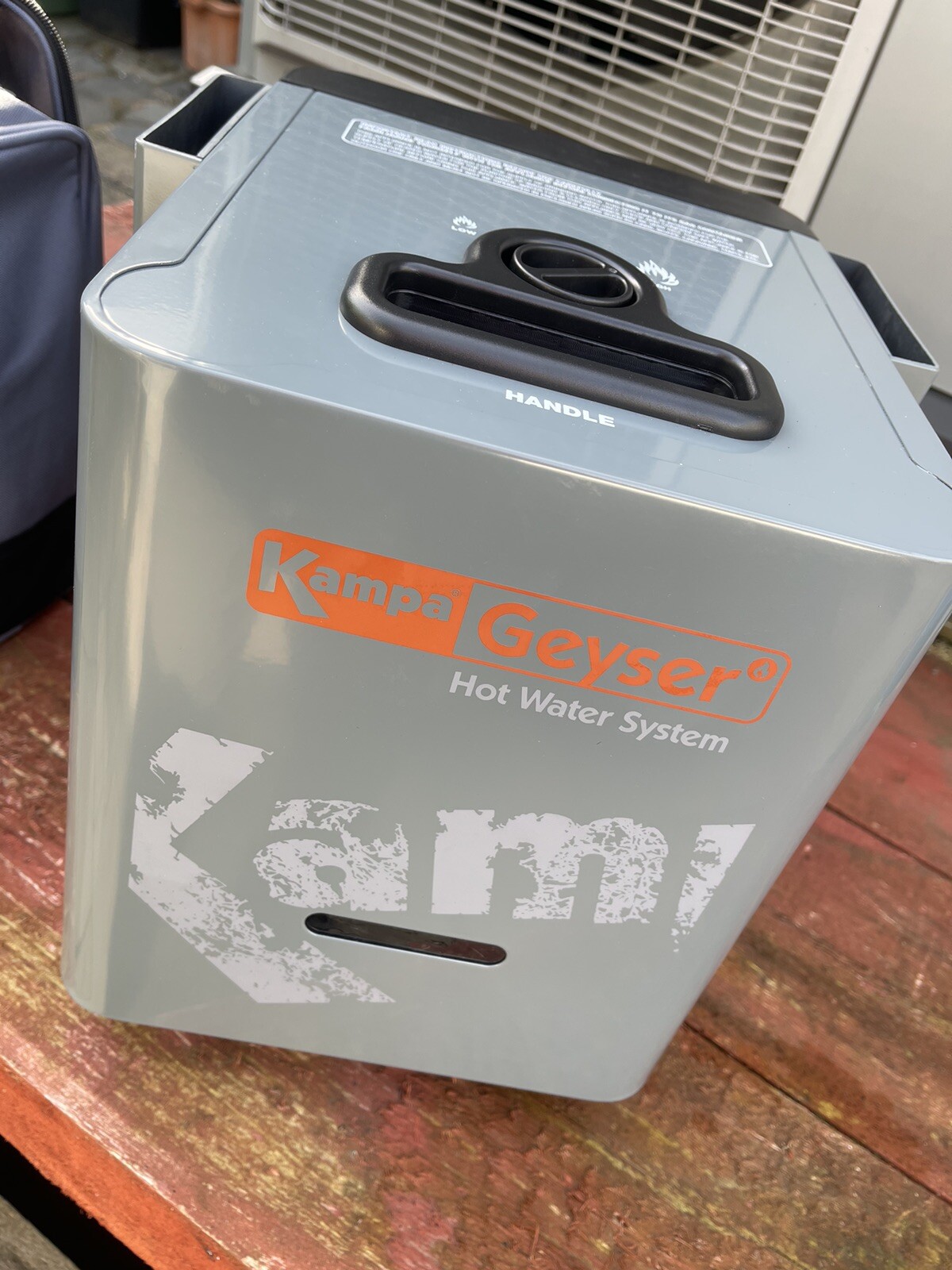 Kampa Geyser Portable Camping Shower / Hot Water System 5060145396289