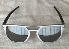 NWOT Defects - Oakley Latch Alpha Silver Matte Polarized Sunglasses OO4128-0153