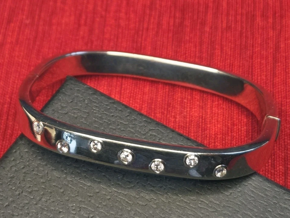 Brazalete Brazalete Brazalete Personalizado Estate Oro 12KT con 7 Diamantes Dispersos Tenis  Foto 3 de 4