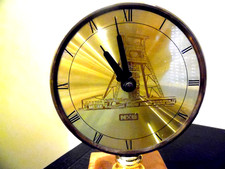 alte Bergbau Uhr mit Förderturm