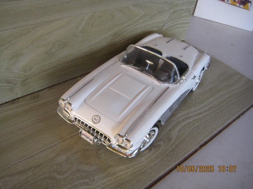 CHEVROLET CORVETTE 1958 1/12 Scale by SOLIDO (No BOX) MODEL is MINT - Picture 2 of 5