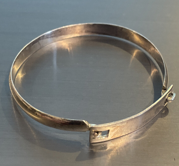 CHILDRENS STERLING SILVER IDENTIFICATION BRACELET Gem