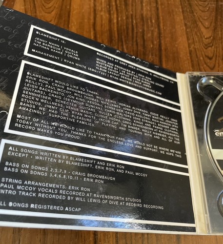 Blameshift Secrets ¡Autografiado! CD muy buen estado! - Imagen 4 de 7