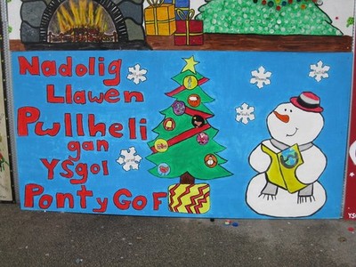 Photo A2 Murluniau Nadolig - Christmas murals Pwllheli Ysgol Pont y Gof& c2012