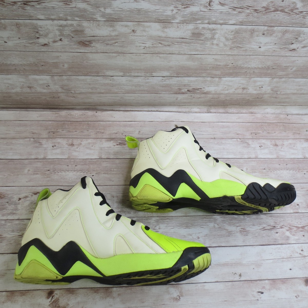 Size 11‎ 1/2 - Reebok Kamikaze II Mid Glow 2013 Glow In The Dark New Rare Reebok Kamikaze II Mid Glow Basketball (2013) Mens  main image 3