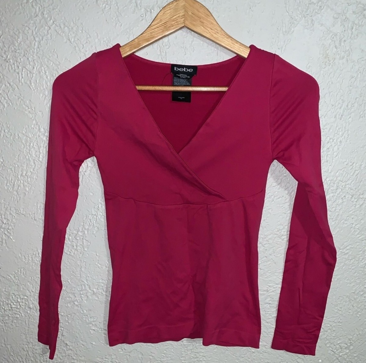 [as\"on］ 24fw BEBE LONG SLEEVE Bebe Logo Long Sleeve Scoop Neck Single Stone Rib Top | bebe