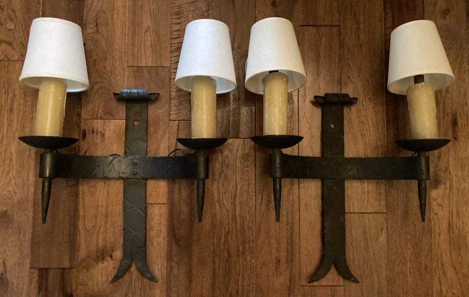 Apliques de hierro, vintage, rústicos, con cable, cubiertas de velas de cera gruesa, cortinas de papel, en muy buen estado Foto 2 de 4