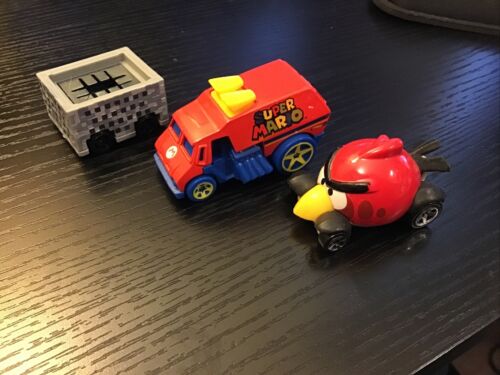 Véhicules de personnages Hot Wheels 3 - Mario, Angry Birds, Minecraft - Photo 1 sur 3