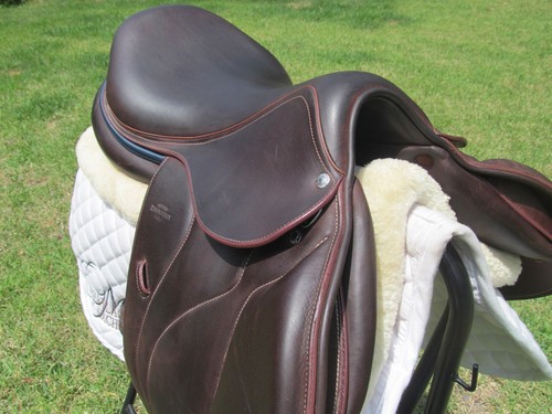 18" DEVOUCOUX BIARRITZ O CALFSKIN close contact jumping saddle-2023 MODEL! - Picture 9 of 12