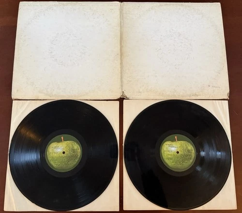 THE BEATLES White Album Vinyl Numbered No.2882721 Winchester Pressing 2-LP Apple