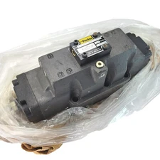 Parker Hannifin D8P1C2V2089 Directional Control Valve OPEN BOX