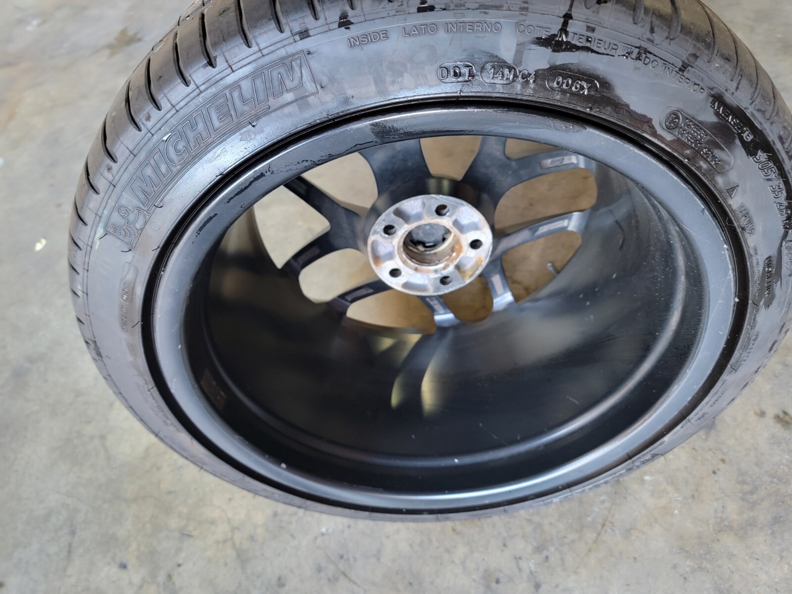 LAMBORGHINI HURACAN LP580 KARI REAR WHEEL RIM WITH TIRE OEM 4T0601017K BLACK
