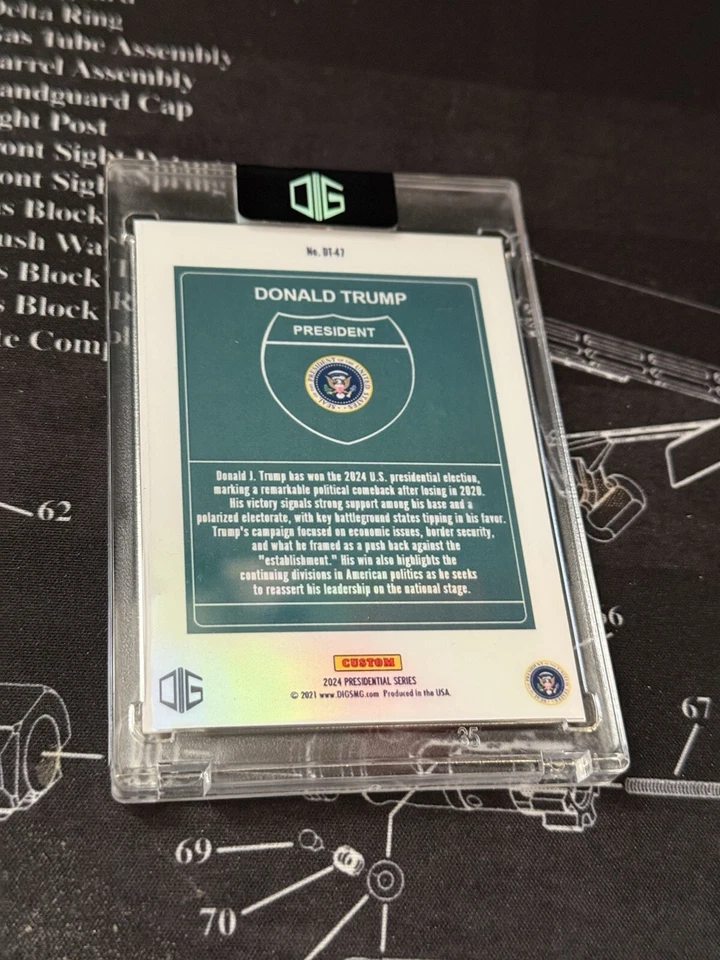 Tarjeta coleccionable DIG Presidencial Donruss Panini Donald Trump 2024 personalizada DOWNTOWN Foto 3 de 3