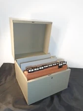 Ancienne boîte à fiche en métal avec trieur métal et carton marque Flambo