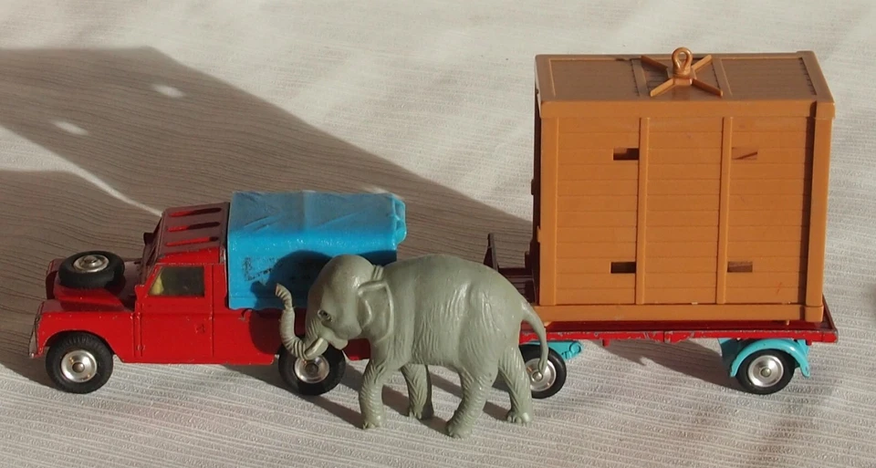 Elefant Cage Land Rover + Trailer Chipperfields Circus Corgi Gift Set 19 - Bild 2 von 4