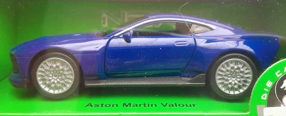 Welly Aston Martin Valour Purple Pearl scala 1:34 1:39 auto da 4,5 pollici... - Immagine 3 di 3