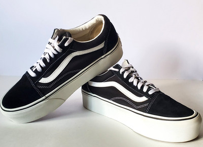 Vans Unisex UA Old Skool Black/White Low Top Sneakers Men's 9.5 Women's 11