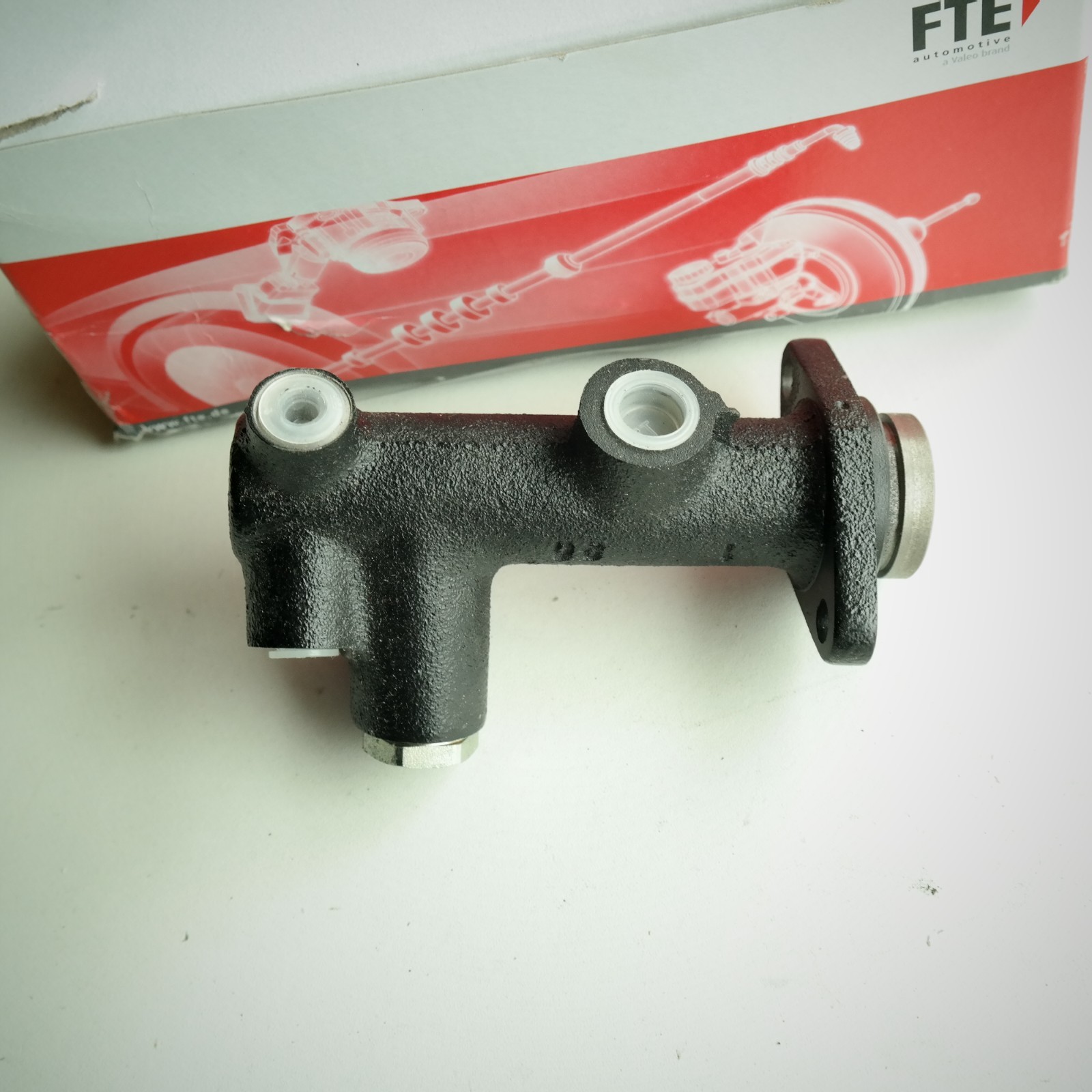 Maitre cylindre FTE H2085903 pour réparer les fuites de frein Deutz-Fahr