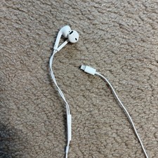 Apple EarPods with Lightning Connector In Ear Canal Headset - White