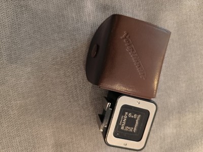 Voigtländer Kontur Sucher 6x6 / 6x9 (2 1/4 x 2 1/4) Mittelformat mit Ledertasche