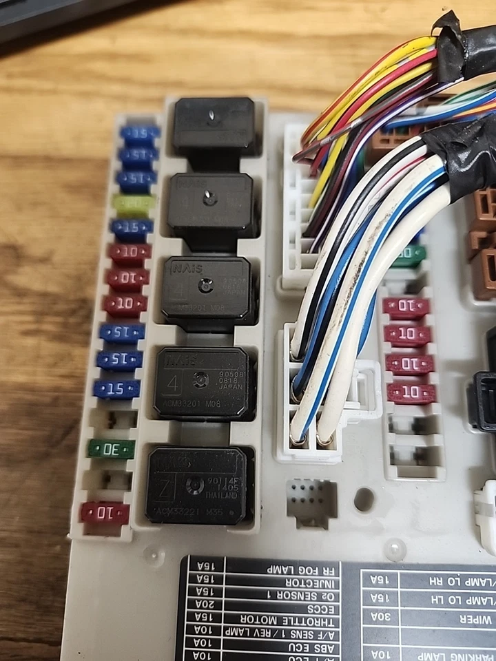 Nissan Sentra y Versa 2007-2011 módulo de alimentación caja de fusibles IPDM PP-T30-M10 Foto 2 de 4