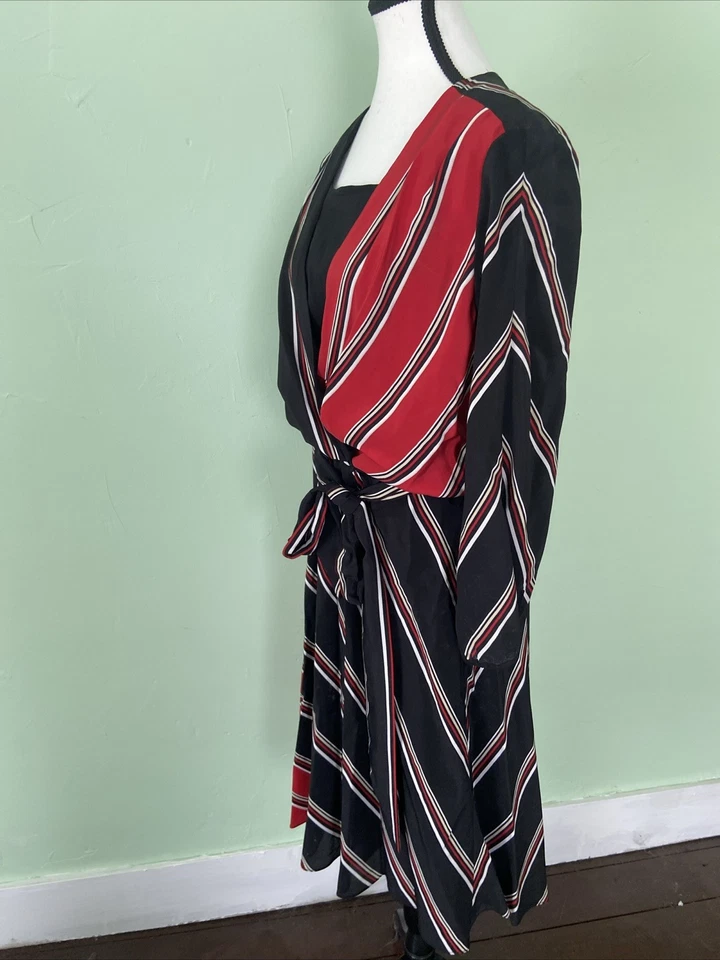 Vestido Casa Blanca Mercado Negro Seda Rayas con Cinturón y Mangas Largas Foto 4 de 4