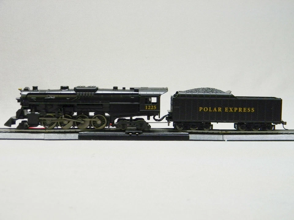 LIONEL HO SCALE POLAR EXPRESS 2-8-4 REMOTE ENGINE & TENDER bluetooth 871811010-E - Image 2 of 4