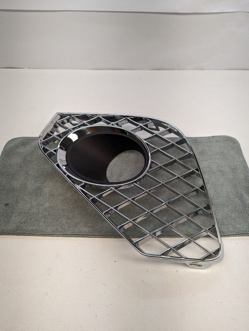 20-22 Bentley Continental GT Left Front Outer Bumper Grille 3SD807683A OEM