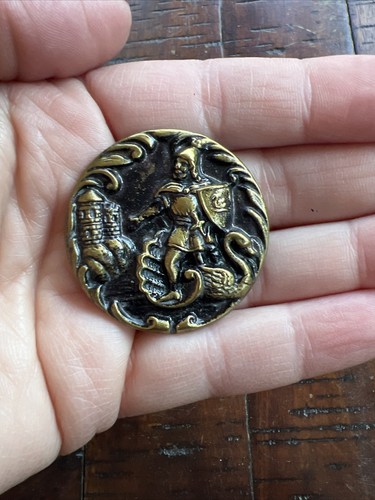 Antiker großer Metallbildknopf Ankunft von Lohengrin - Bild 4 von 4