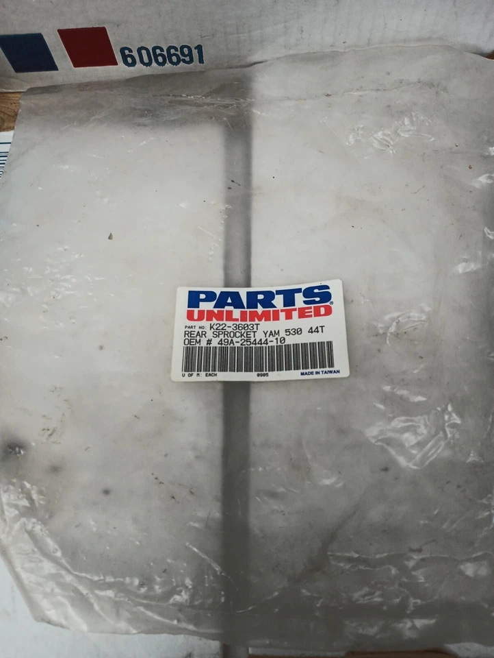 PIEZAS RUEDA TRASERA ACERO ILIMITADO PIÑÓN ÑAME 0530 44T YAMAHA K22-3603T CAJA ABIERTA Foto 2 de 4