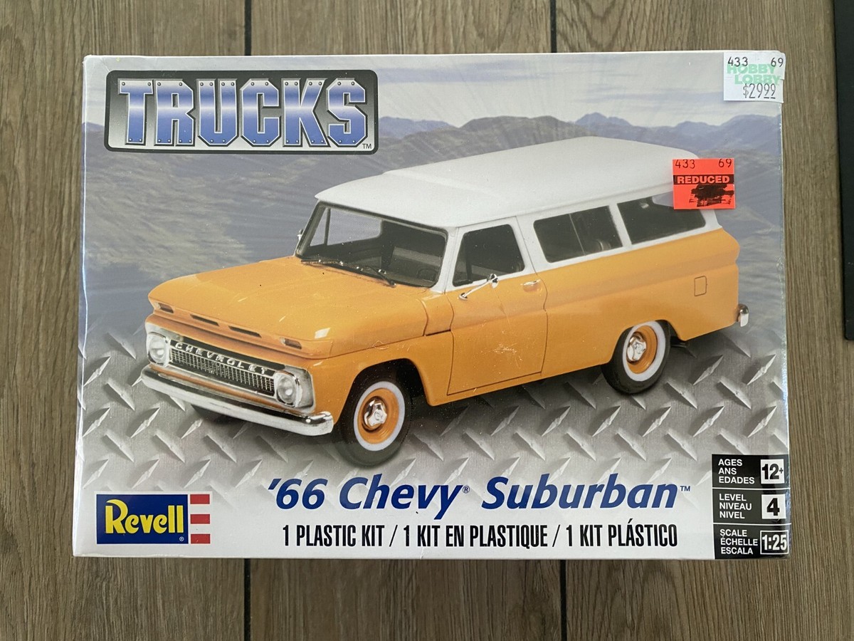 1/25 Scale '66 1966 Chevy Suburban Revell Rmxs4409 854409