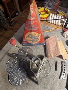 Vintage 1949 Mouli Julienne The New Rotary Food Grater Shredder w/ Discs + Box