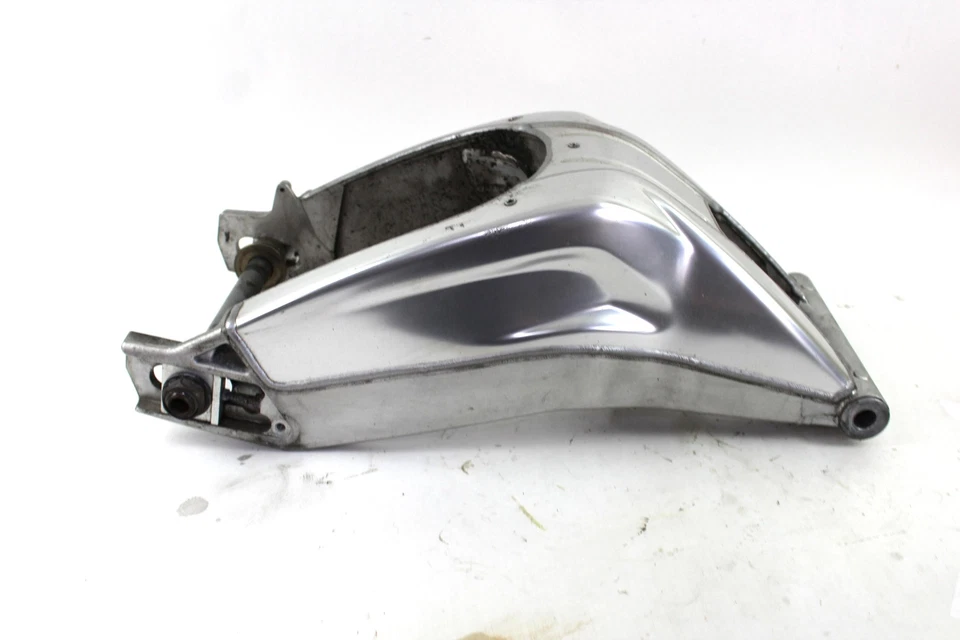 BMW S1000RR 2010 10 basculante brazo oscilante Foto 4 de 4