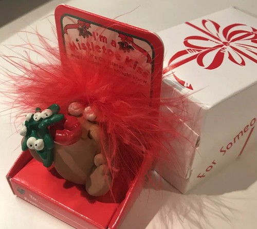 "I'm a Mistletoe Kiss" - The Hug Factory Collectible Figure NIP Christmas - Picture 7 of 7