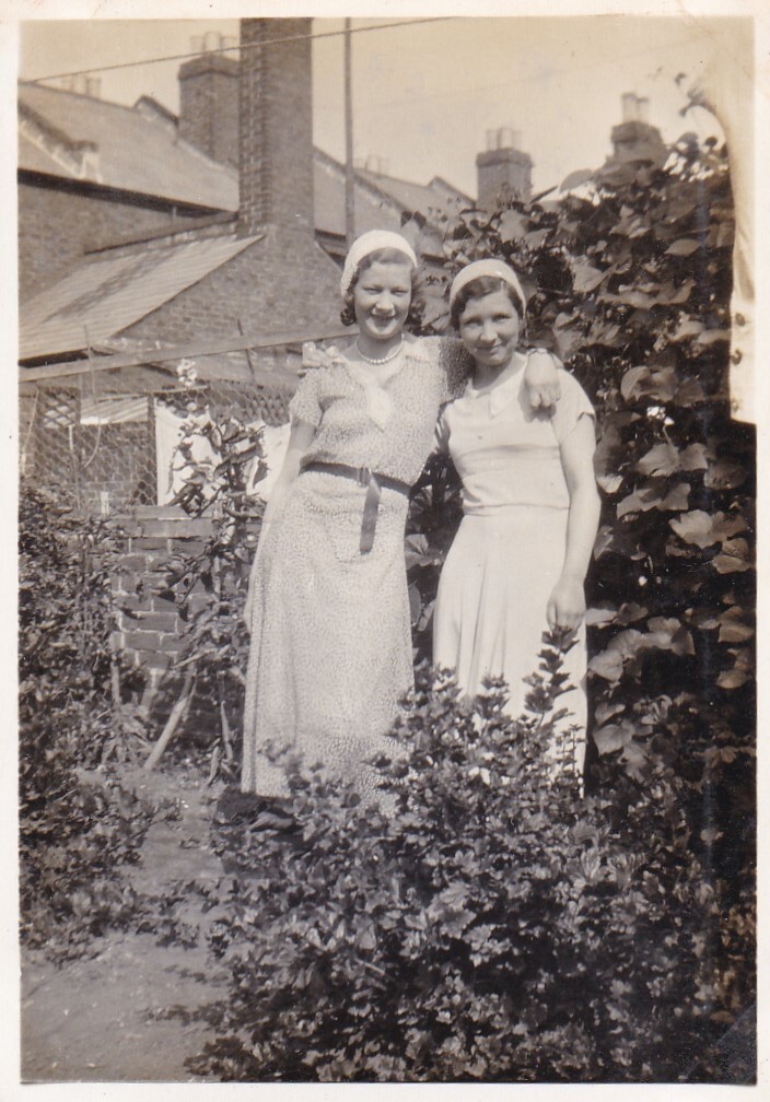 Gosport Hants 1932 Two Ladies Posing In Garden Affectionate Couple