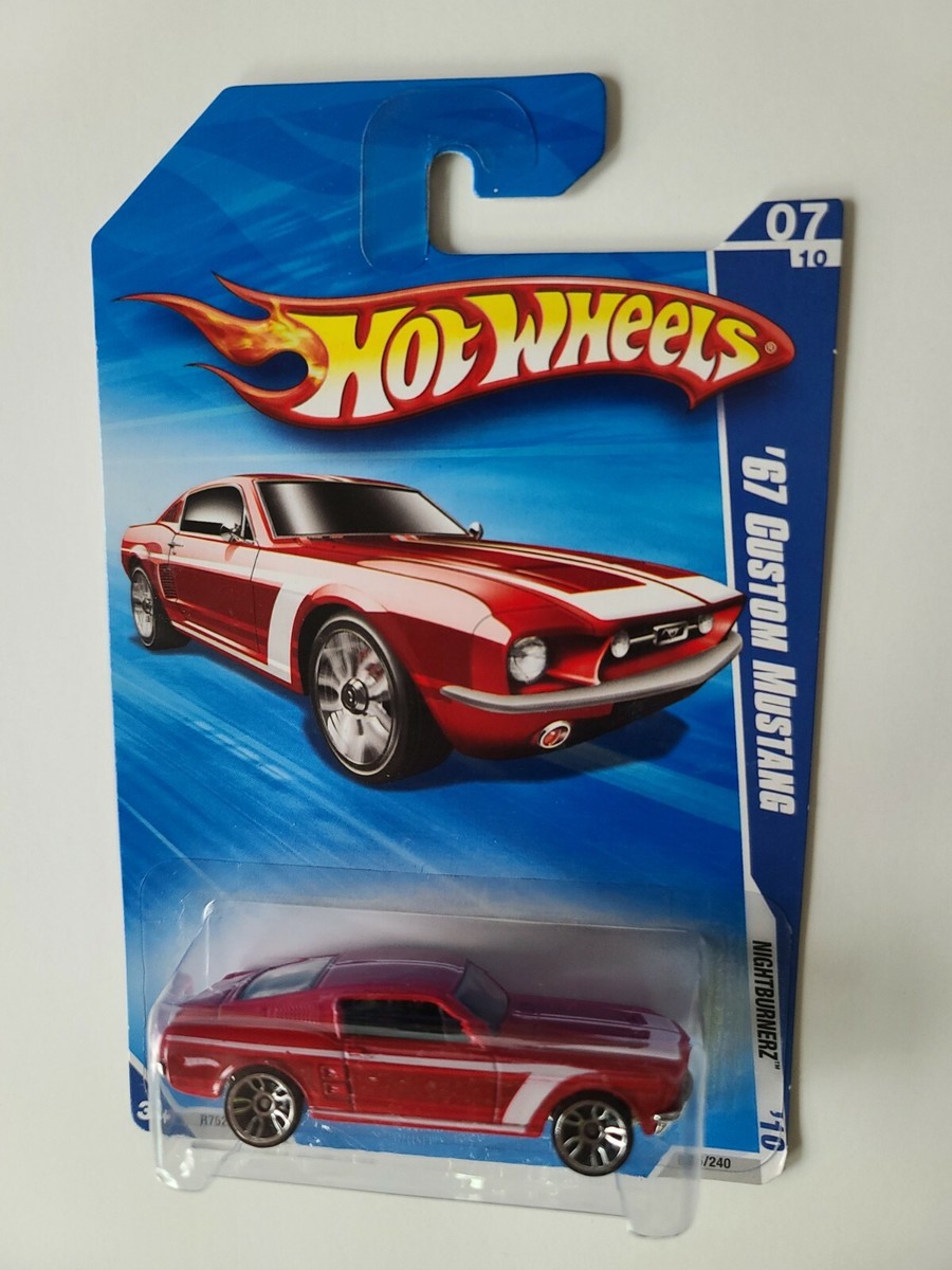 ホットウィール　'67 Mustang Hot Wheels '67 Ford Mustang Coupe [White], Then and Now 1/10, 121